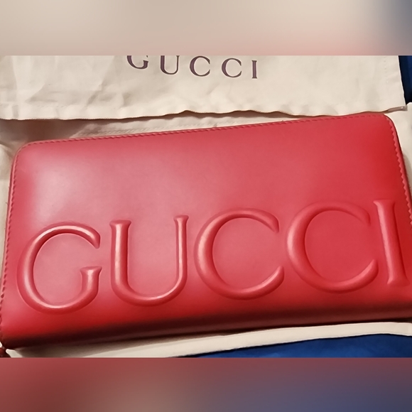 Gucci Bold Red Leather Wallet - Picture 1 of 11